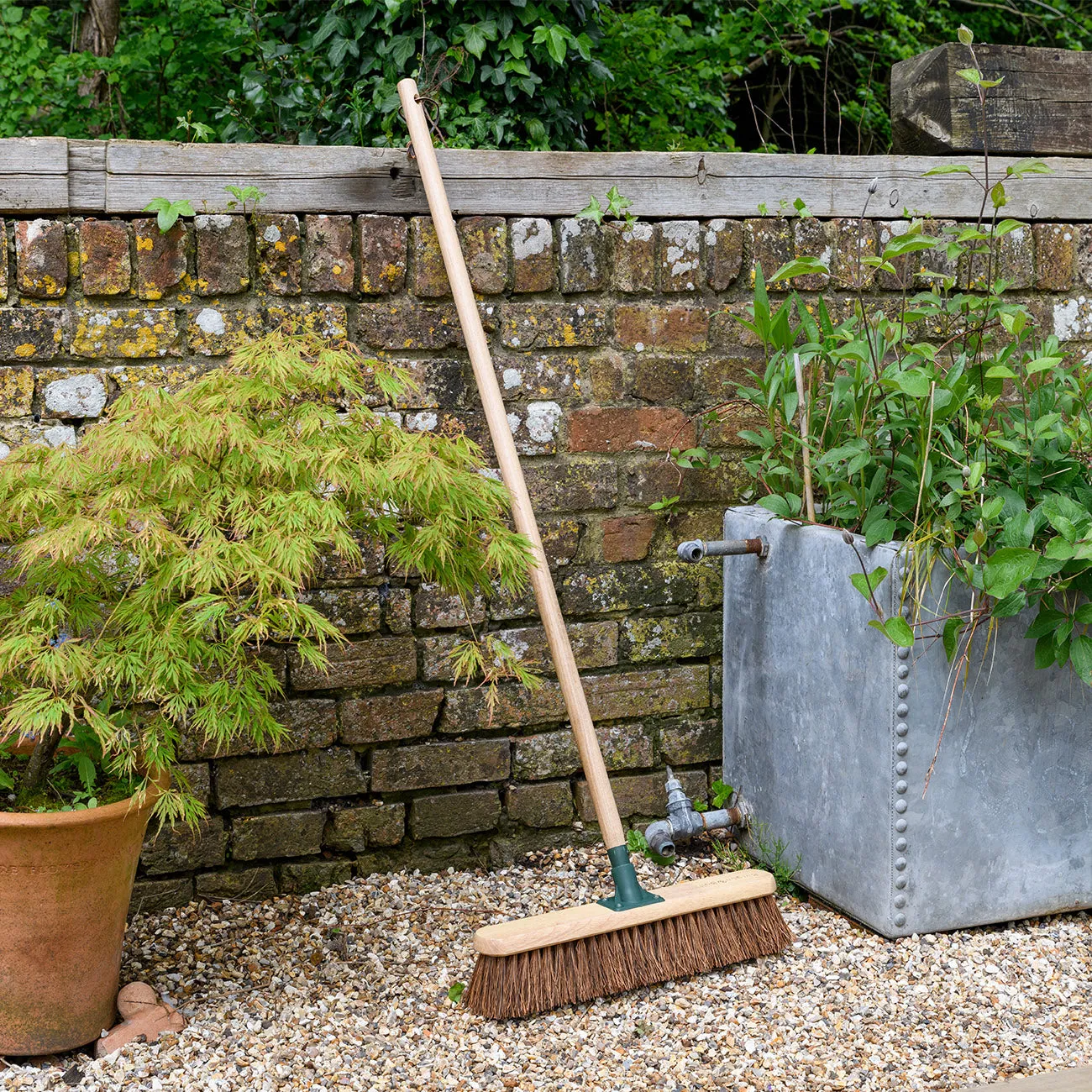 18-inch Garden Brush, Bassine - RHS Endorsed